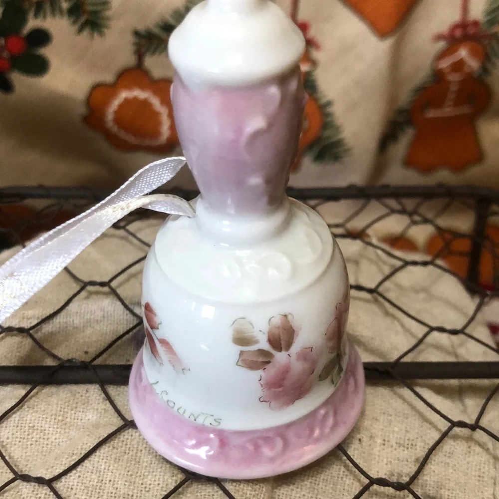 Christmas Porcelain Bell w/Ribbon Dillard's Trimmings Christmas Décor 3.25x3”